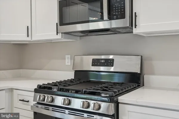 $3,200 | 5317 Oldcastle Lane, Springfield, VA 22151