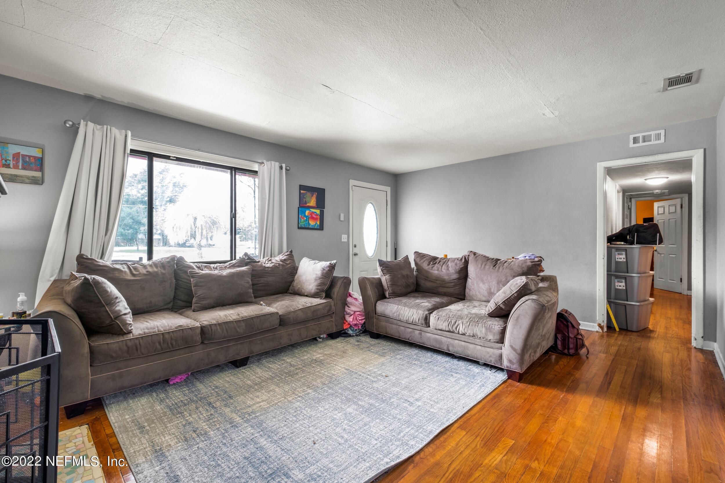 1811 Gamewell Road Jacksonville, FL 32211 - Photo 5 of 20 Living Room