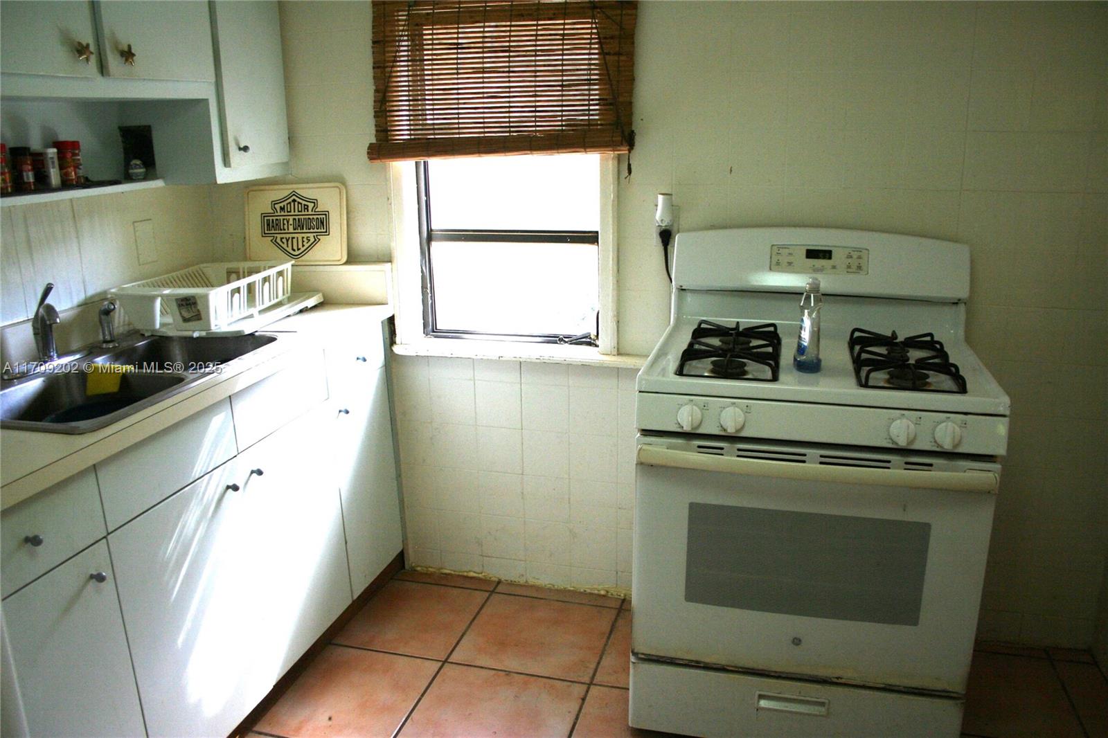 230 Antigua Road Tavernier, FL 33070 - Photo 8 of 32