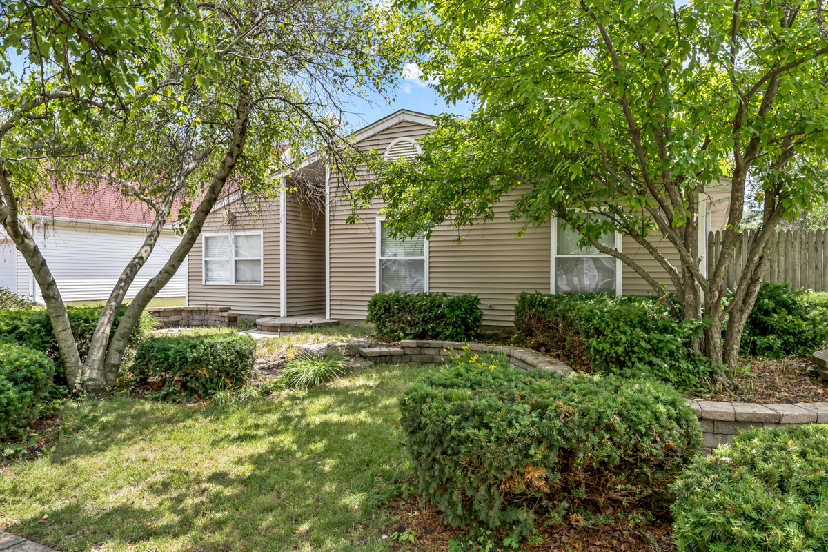 91 Rockledge Drive Romeoville, IL 60446 - Photo 2 of 18 Gallery Image 2