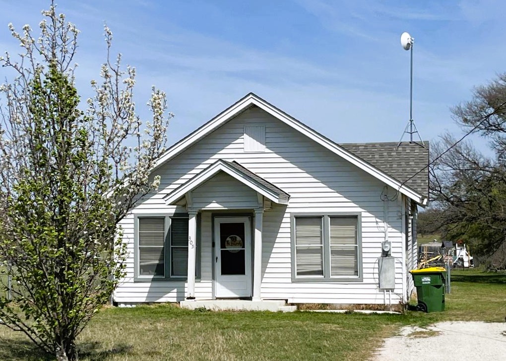 305 South Fair Park Street Riesel, TX 76682 - Photo 1 of 1