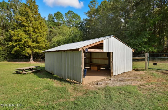 $650,000 | 2275 Frank Hall Road, Bolton, MS 39041