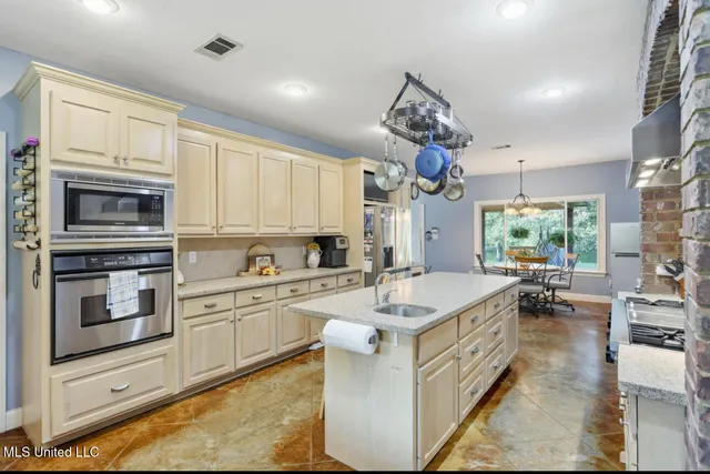 $650,000 | 2275 Frank Hall Road, Bolton, MS 39041