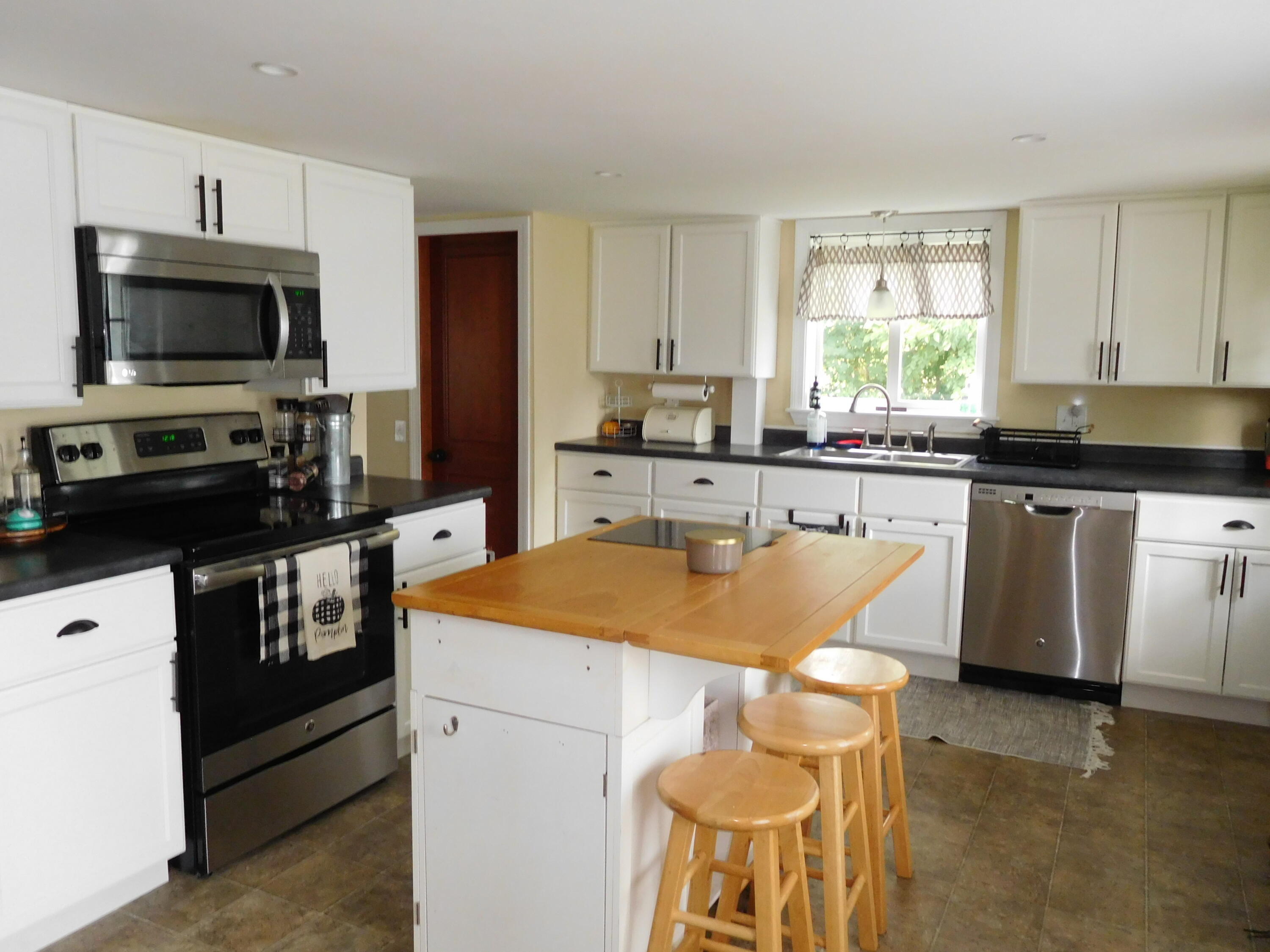 190 Stetson Road Lewiston, ME 04240 - Photo 2 of 18 02