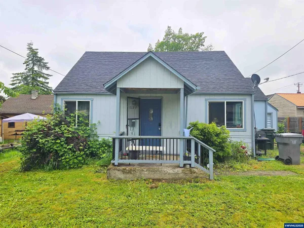 $199,900 | 1129 1st Avenue, Sweet Home, OR 97386