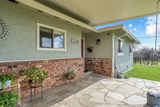 $575,000 | 12249 Manzanoaks Drive, Redding, CA 96003