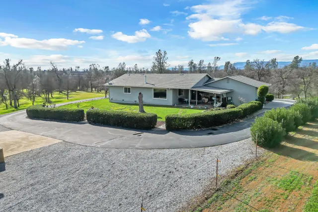 $575,000 | 12249 Manzanoaks Drive, Redding, CA 96003