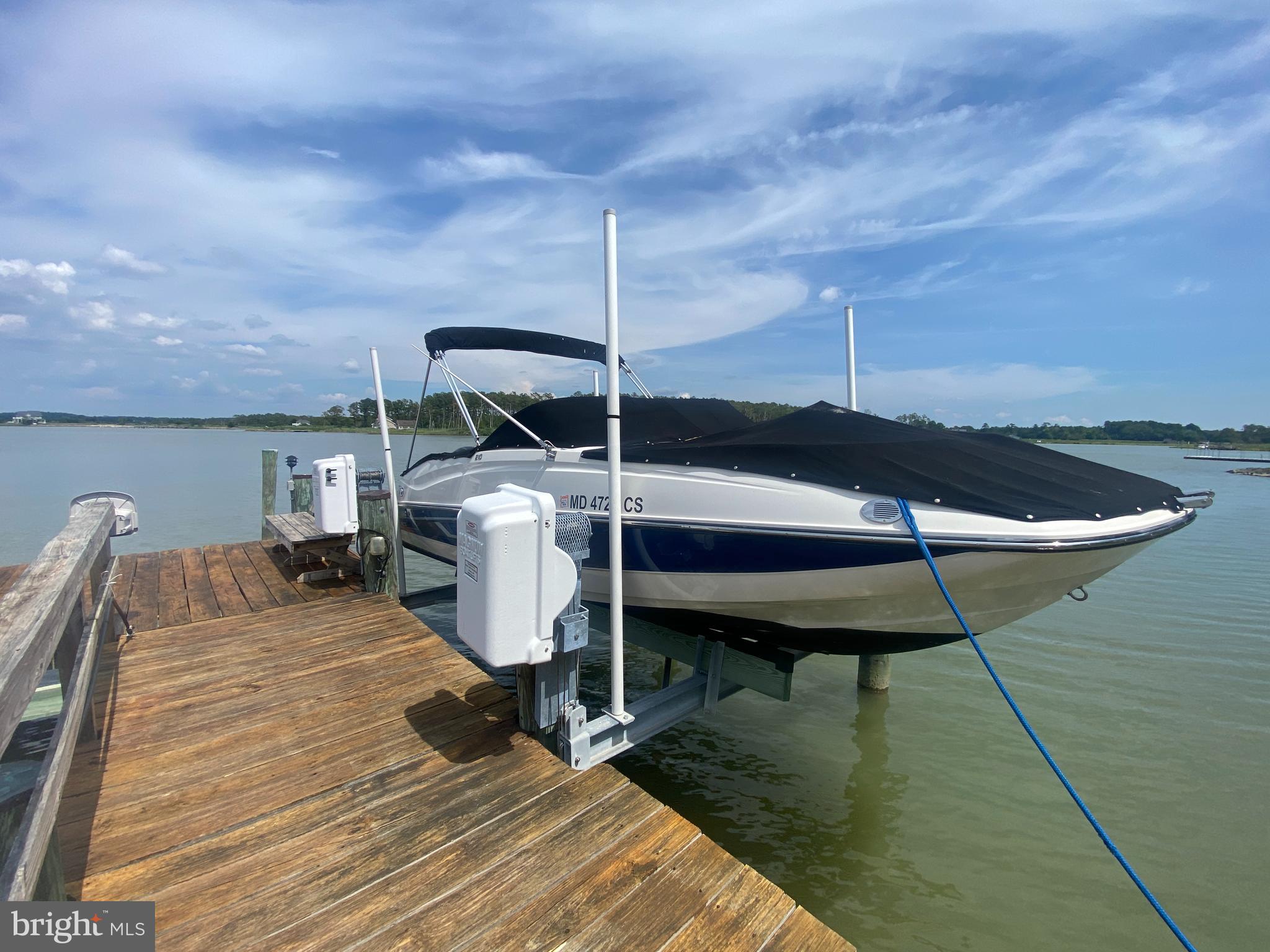 612 Hills Point Road Cambridge, MD 21613 - Photo 8 of 102 Boat lift