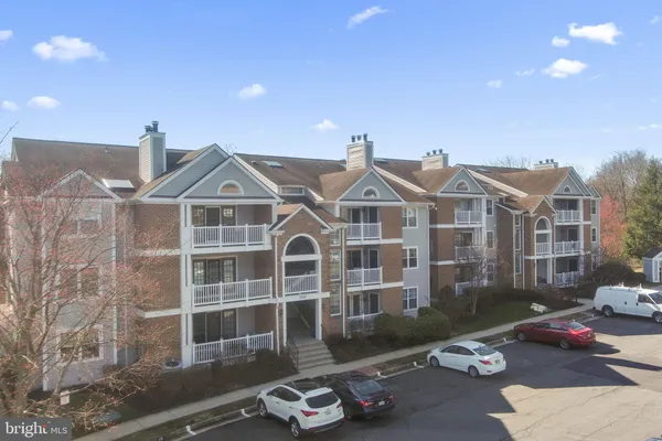 $430,000 | 7509 Ashby Lane, Unit J, Alexandria, VA 22315