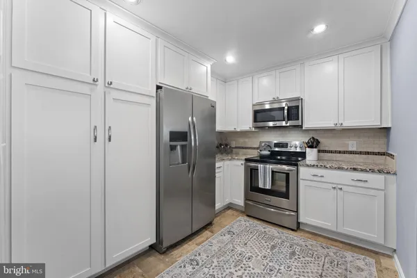 $430,000 | 7509 Ashby Lane, Unit J, Alexandria, VA 22315