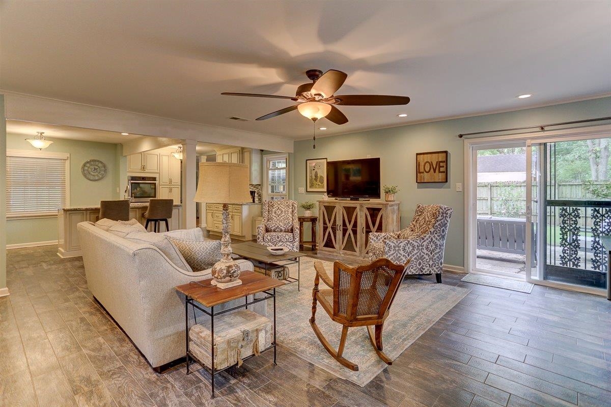 1611 Ivy Road Memphis, TN 38117 - Photo 13 of 29 a living room with furniture and a flat screen tv