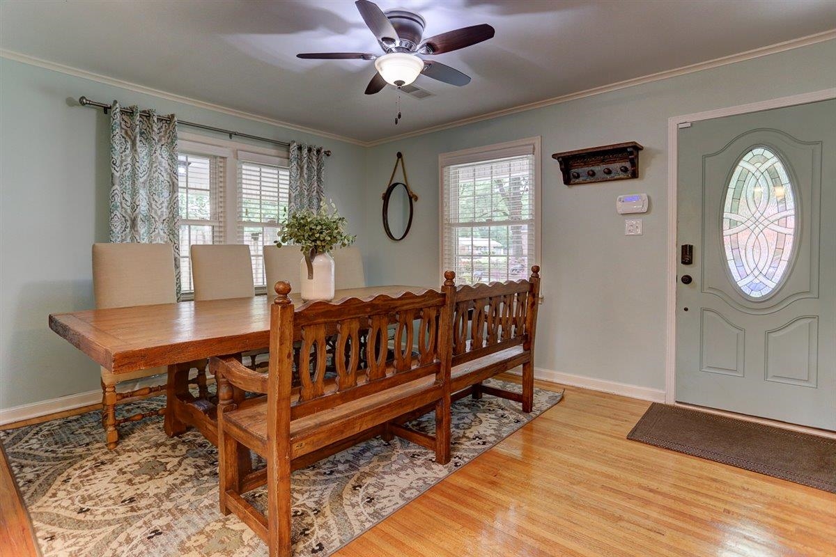 1611 Ivy Road Memphis, TN 38117 - Photo 4 of 29 a living room with furniture a window and a table