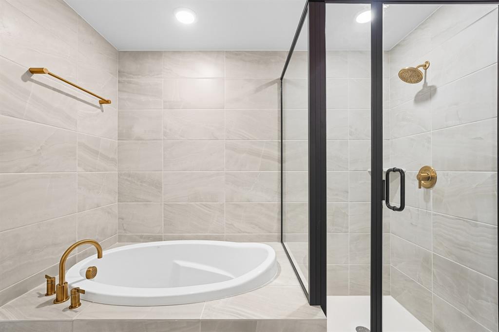 4216 Meander Way Prosper, TX 75078 - Photo 31 of 40 Flex Suite Bathroom