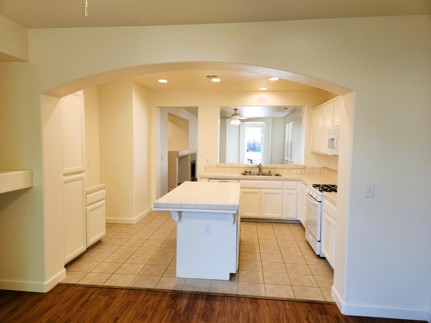 4624 Stern Drive Merced, CA 95348 - Photo 3 of 8