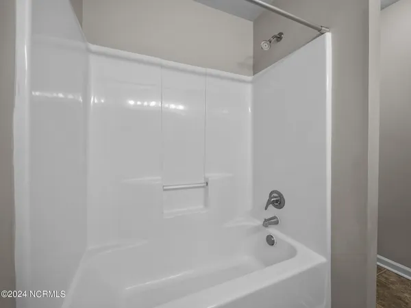 $1,250 | 136 Greenford Place, Jacksonville, NC 28540