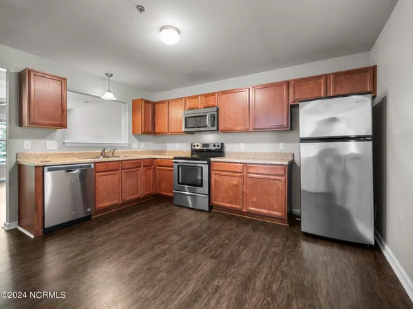 $1,250 | 136 Greenford Place, Jacksonville, NC 28540