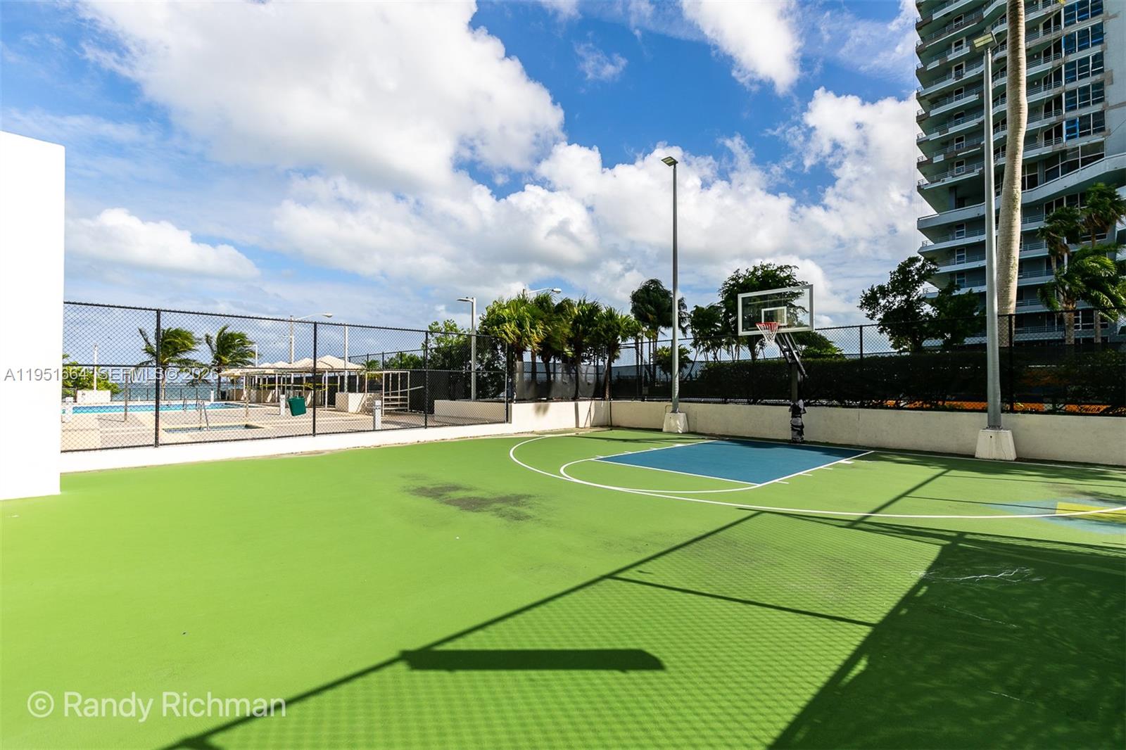 600 Northeast 36th Street, Unit 514 Miami, FL 33137 - Photo 22 of 27 a view of a basket ball ground