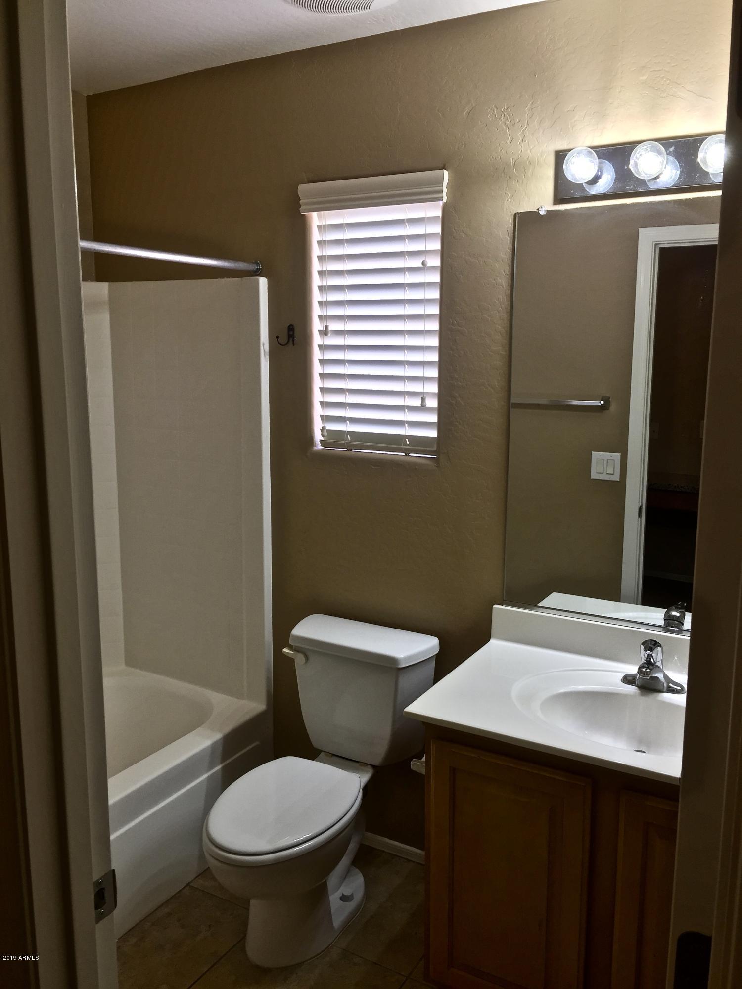 2891 South Anderson Lane Gilbert, AZ 85295 - Photo 18 of 26 Full Bathroom