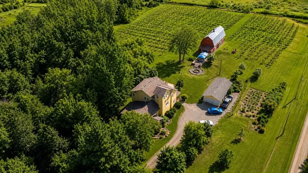 $725,000 | 19334 105th Avenue, Milaca, MN 56353