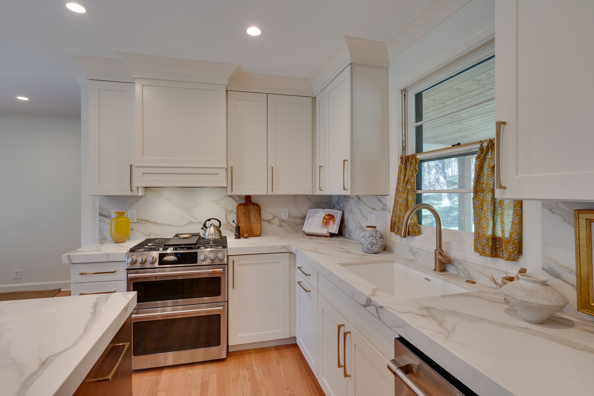 4529 Shys Hill Road Nashville, TN 37215 - Photo 11 of 51 a kitchen with a sink stove and cabinets