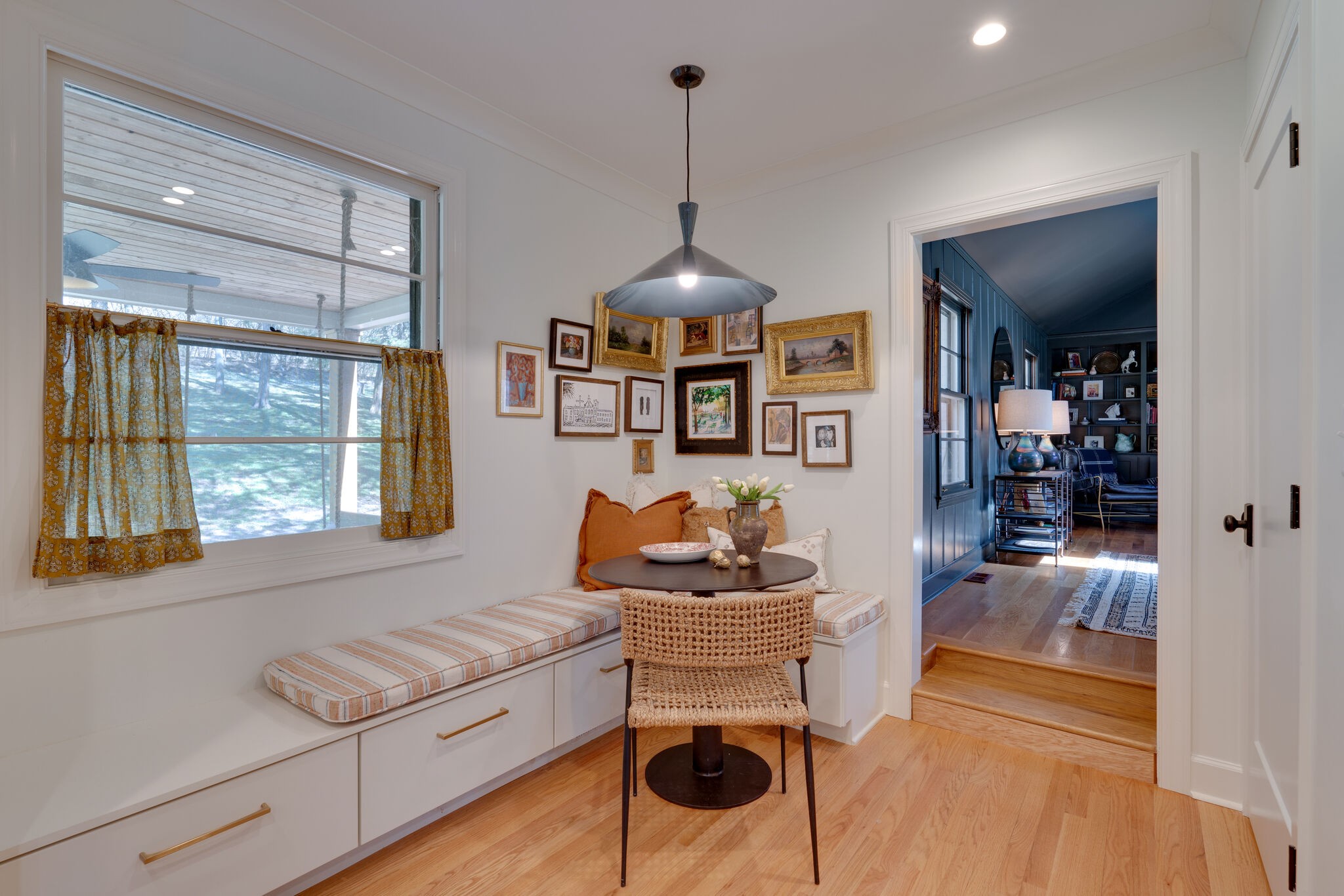 4529 Shys Hill Road Nashville, TN 37215 - Photo 15 of 51 a living room with furniture and a window