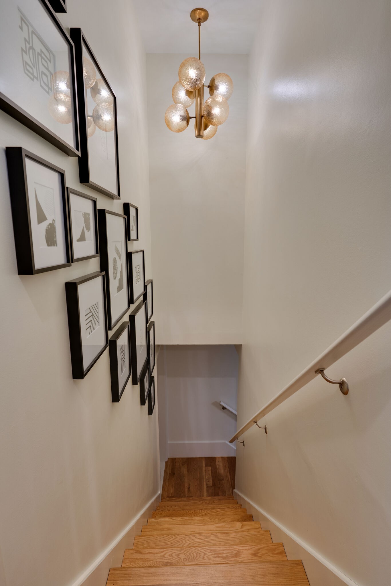 4529 Shys Hill Road Nashville, TN 37215 - Photo 32 of 51 a view of a hallway with entryway