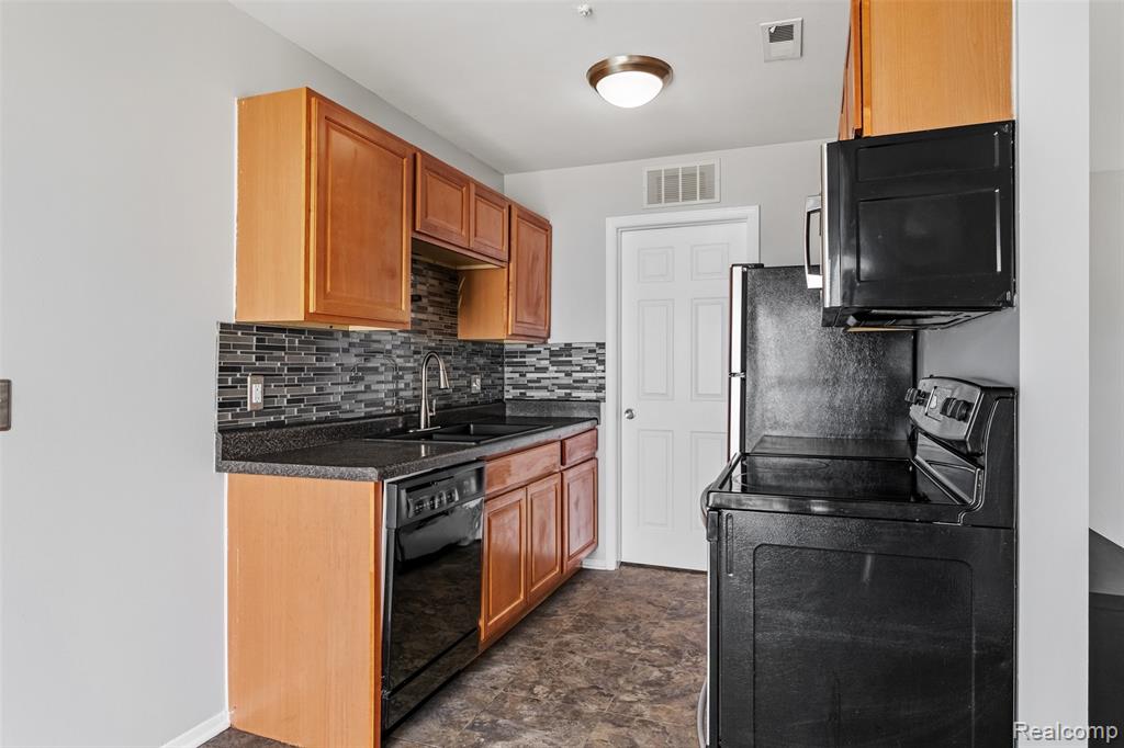 42564 Saratoga Road, Unit 31 Canton, MI 48187 - Photo 15 of 26