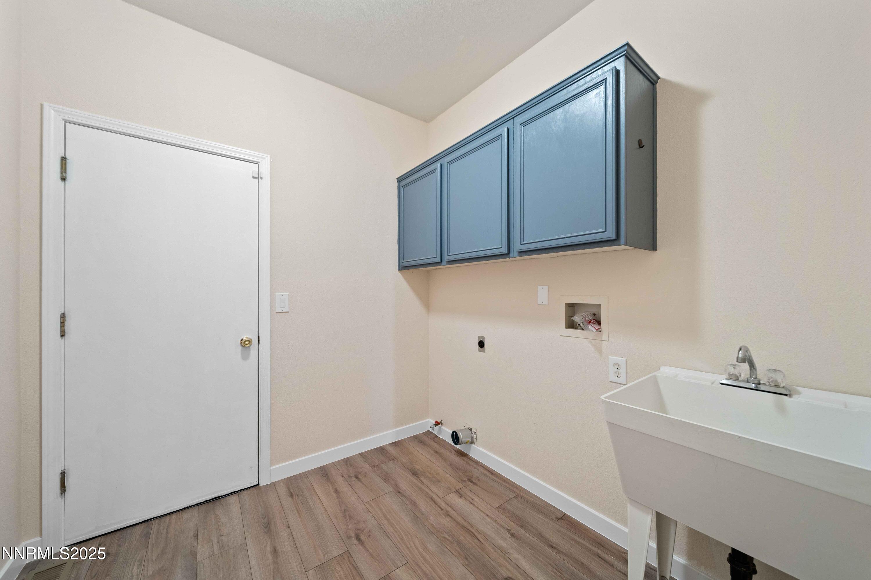 5420 Brittania Drive Reno, NV 89523 - Photo 20 of 25 a room with a sink and cabinets