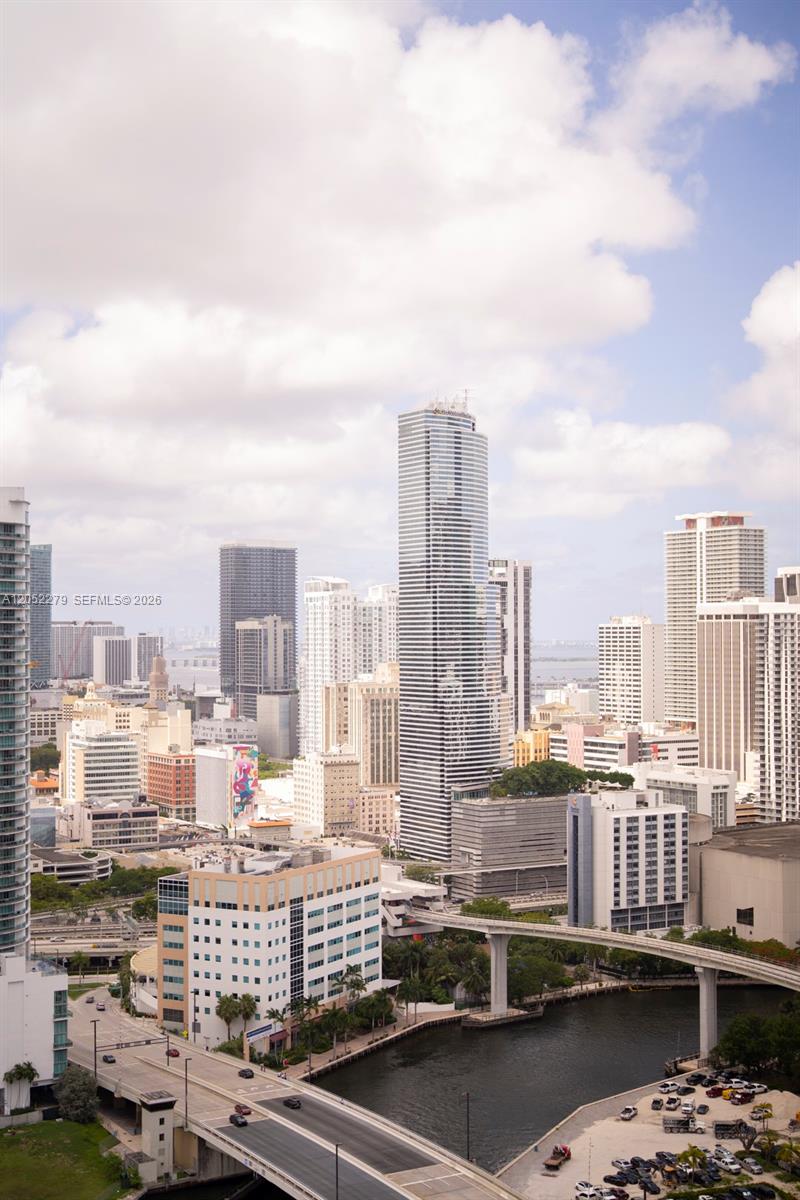 88 Southwest 7th Street, Unit 2712 Miami, FL 33130 - Photo 14 of 16