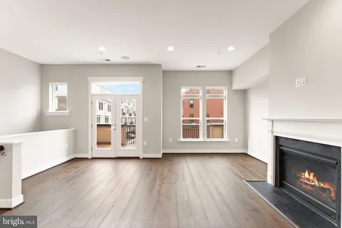 $1,200,000 | 204 Railbender Alley Southeast, Leesburg, VA 20175