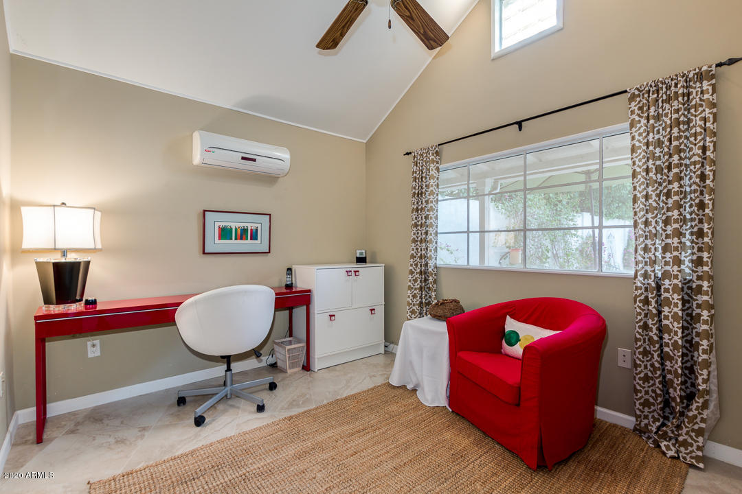 1309 West Coronado Road Phoenix, AZ 85007 - Photo 13 of 60 Vaulted Ceilings