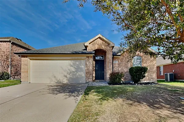 $2,225 | 904 Brighton Way, Burleson, TX 76028