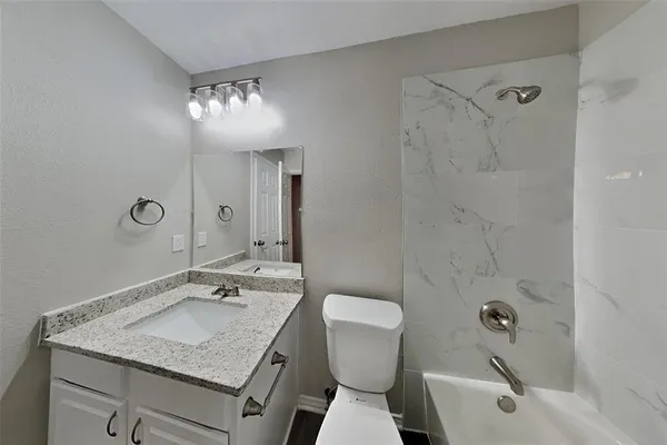 $2,225 | 904 Brighton Way, Burleson, TX 76028