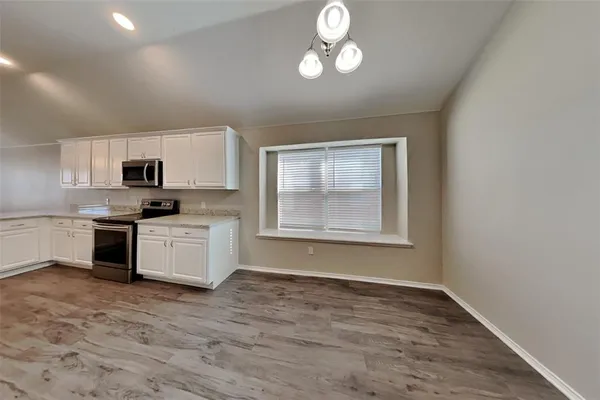 $2,225 | 904 Brighton Way, Burleson, TX 76028