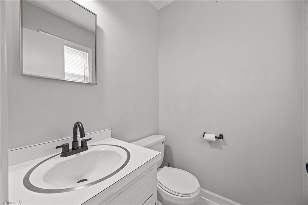 4402 Valley View Road Thomasville, NC 27360 - Photo 18 of 25