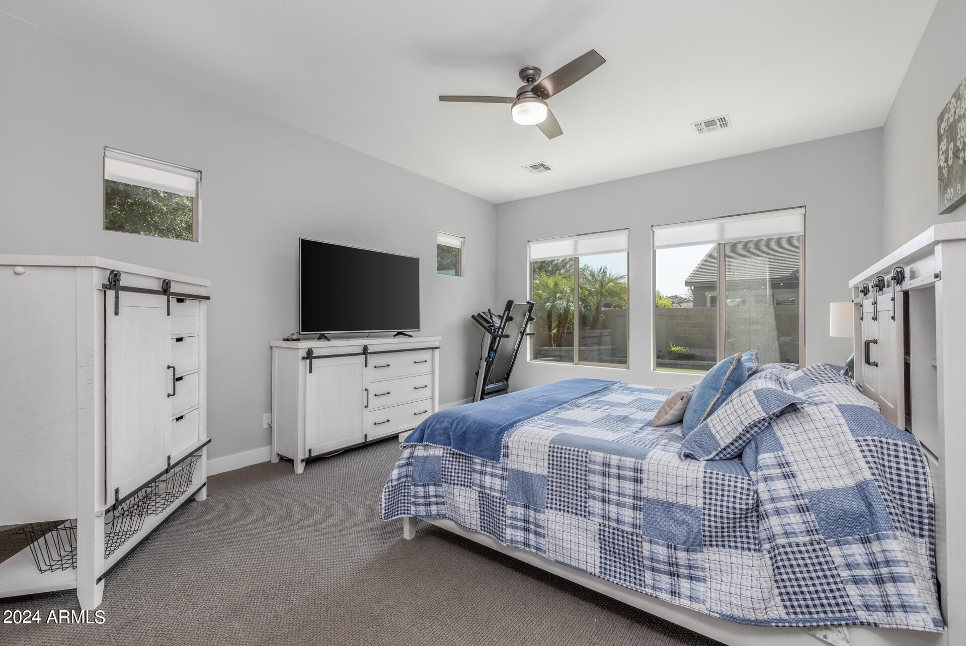 2955 East Appaloosa Road Gilbert, AZ 85296 - Photo 14 of 43 16)MASTER BED