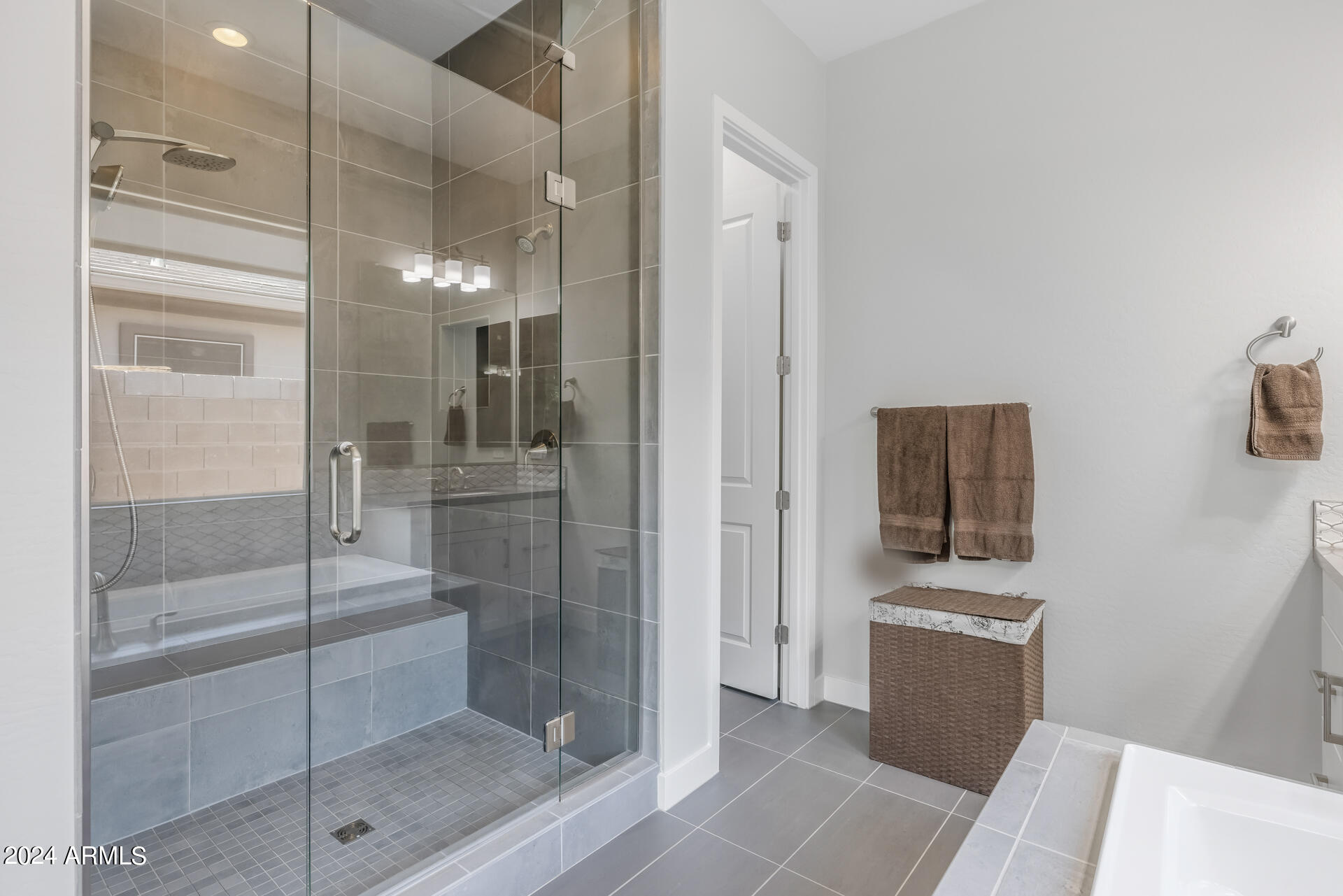 2955 East Appaloosa Road Gilbert, AZ 85296 - Photo 16 of 43 18)MASTER BATH
