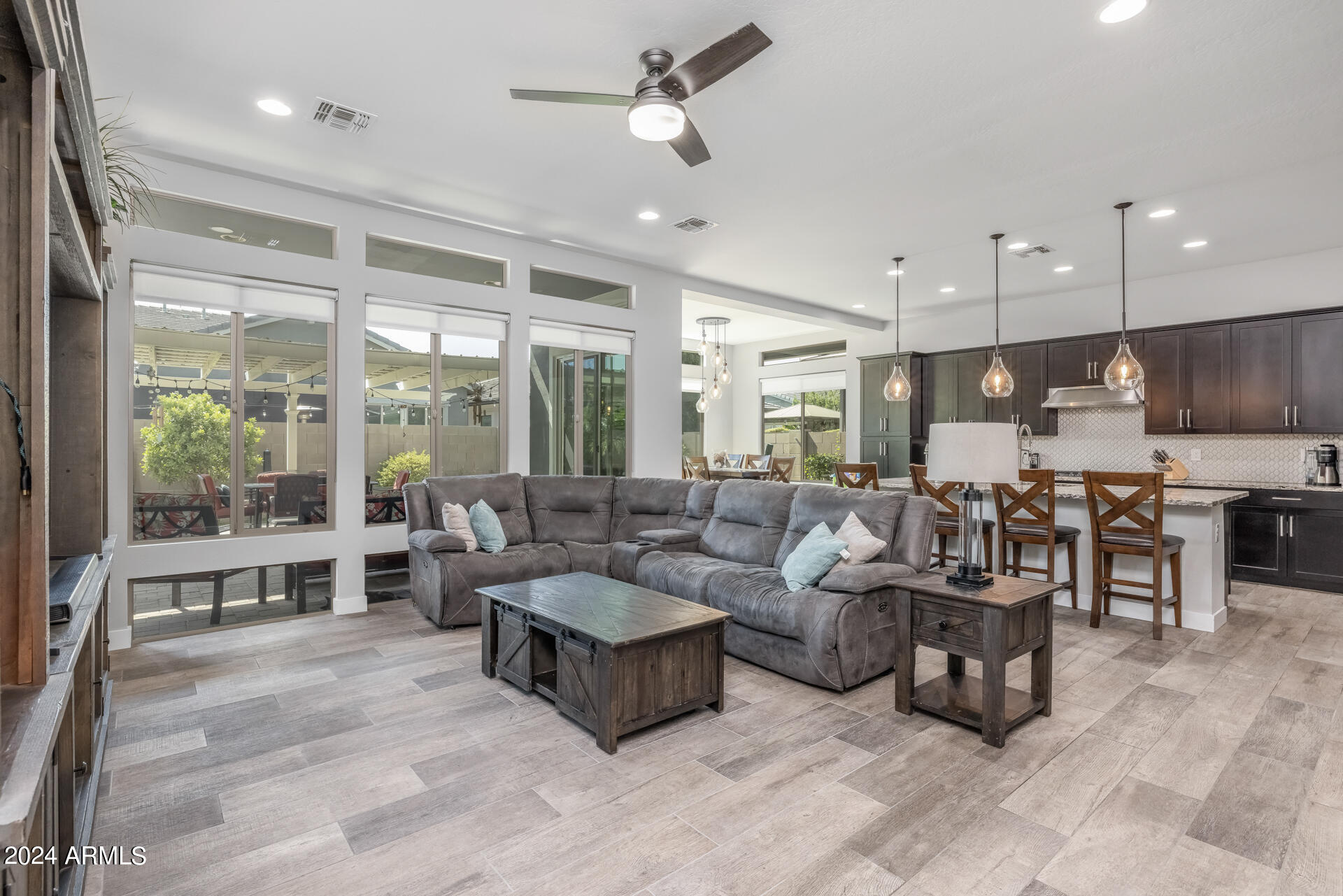 2955 East Appaloosa Road Gilbert, AZ 85296 - Photo 2 of 43 4)GREAT ROOM