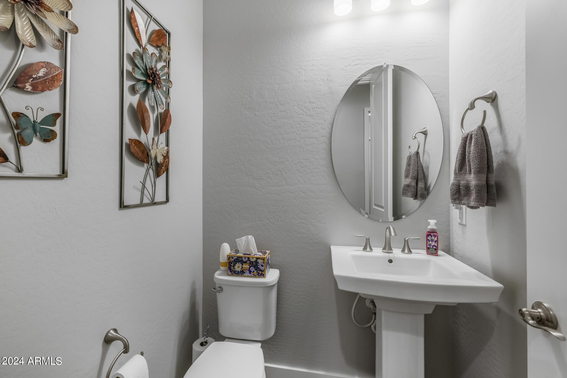 2955 East Appaloosa Road Gilbert, AZ 85296 - Photo 23 of 43 25)POWDER ROOM
