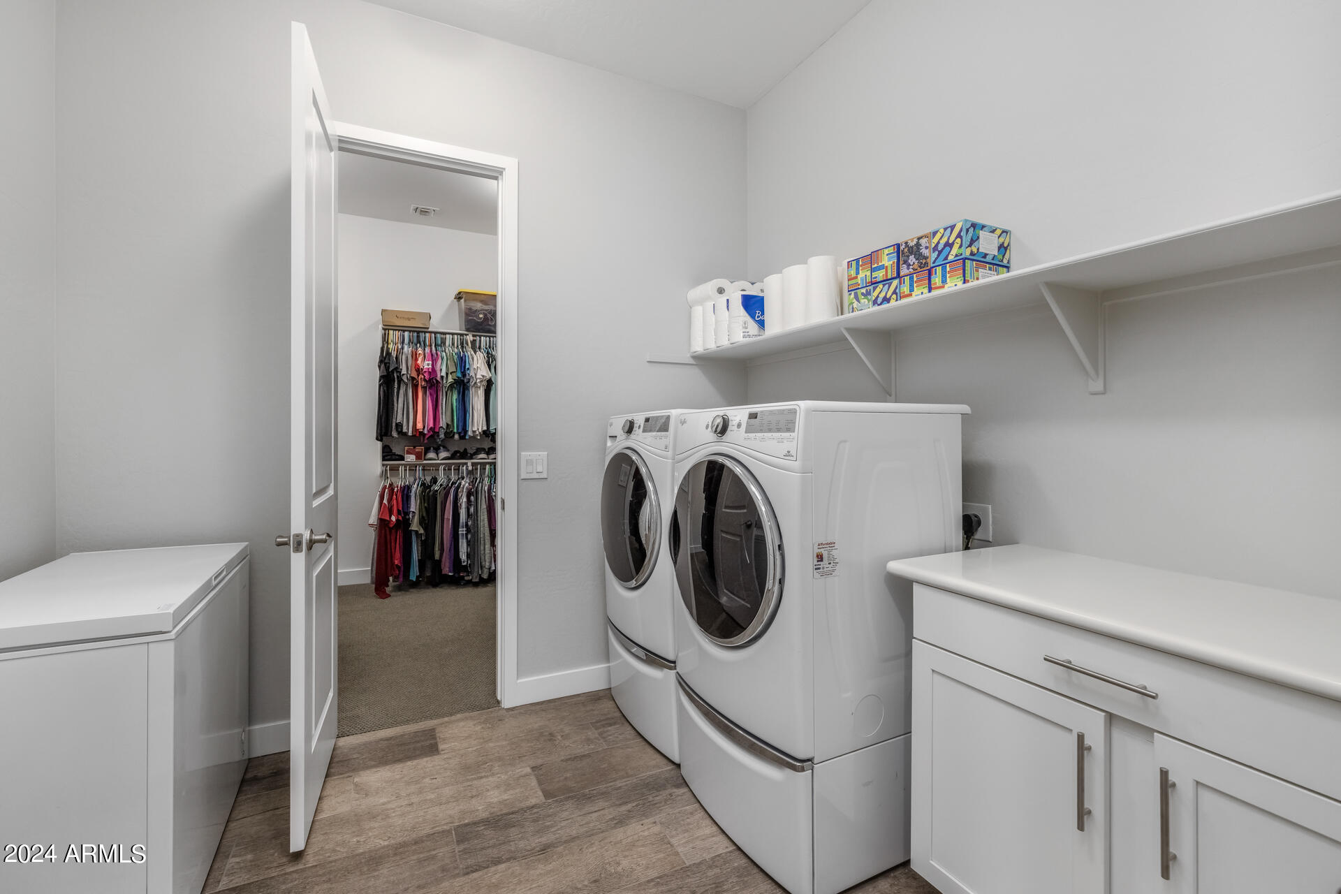2955 East Appaloosa Road Gilbert, AZ 85296 - Photo 28 of 43 30)LAUNDRY ROOM