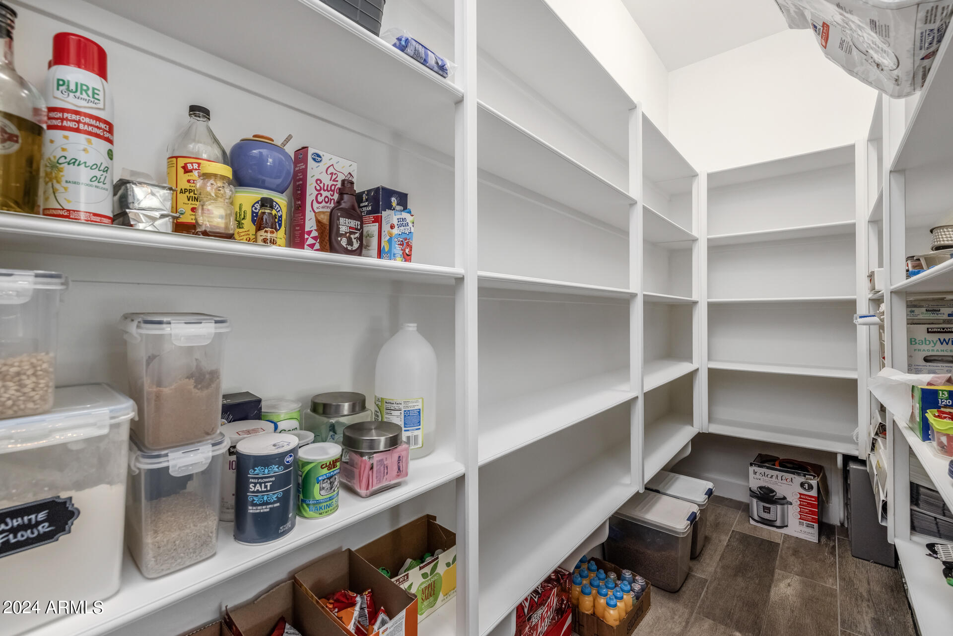 2955 East Appaloosa Road Gilbert, AZ 85296 - Photo 30 of 43 32)PANTRY