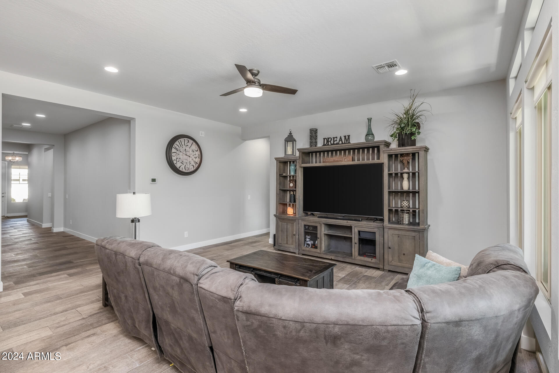 2955 East Appaloosa Road Gilbert, AZ 85296 - Photo 5 of 43 7)GREAT ROOM