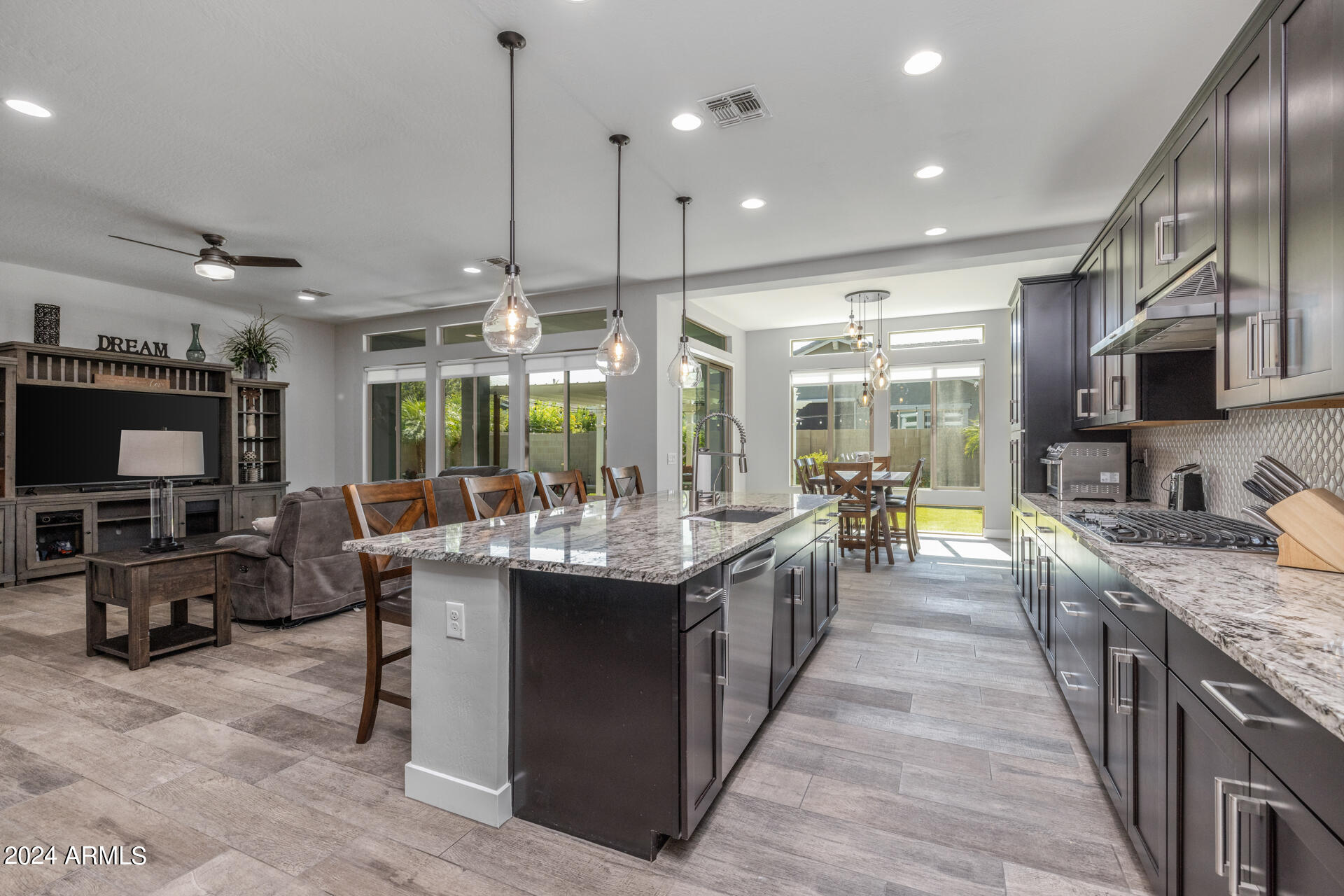 2955 East Appaloosa Road Gilbert, AZ 85296 - Photo 9 of 43 11)KITCHEN