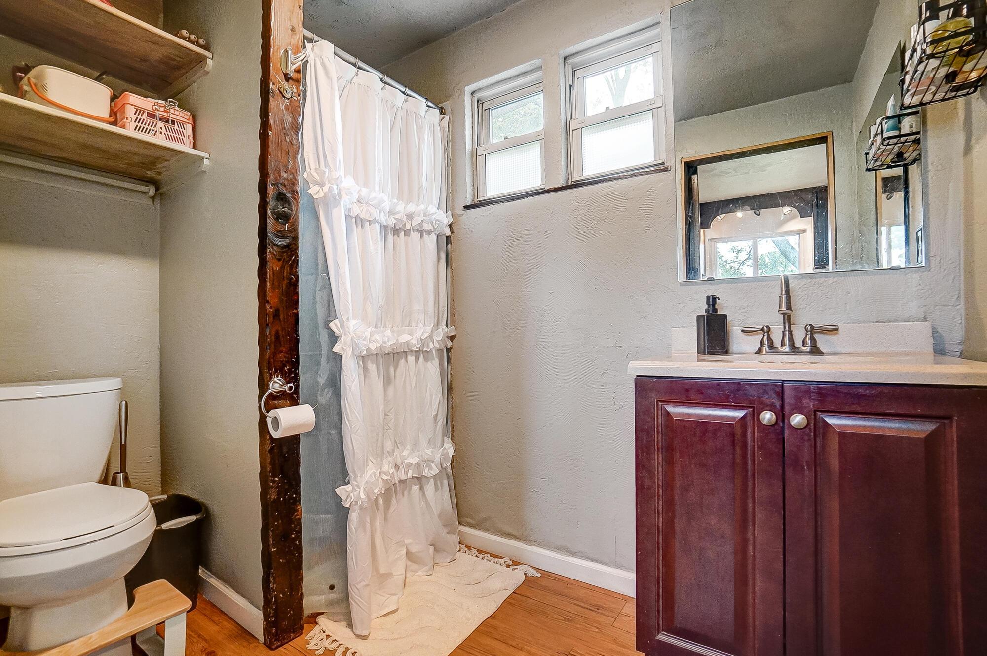999 Hart Road Columbus, OH 43223 - Photo 65 of 69 MIL Full Bathroom