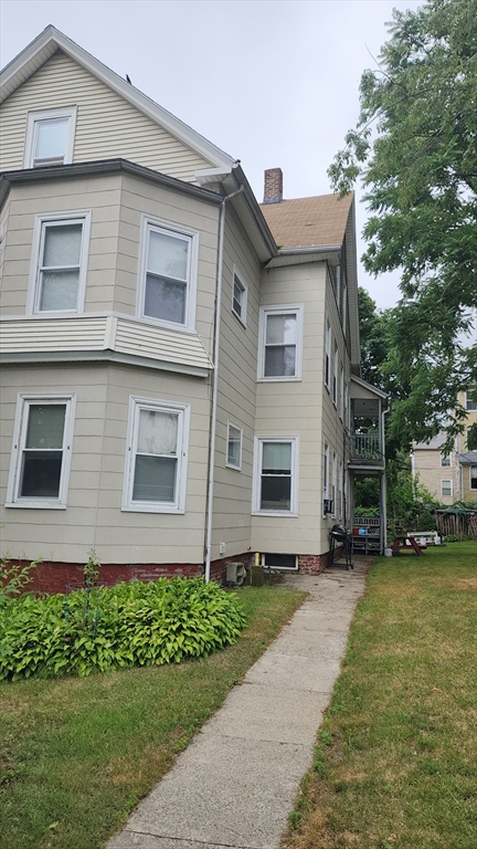 184 Vernon Street Worcester, MA 01607 - Photo 3 of 33 Gallery Image 3