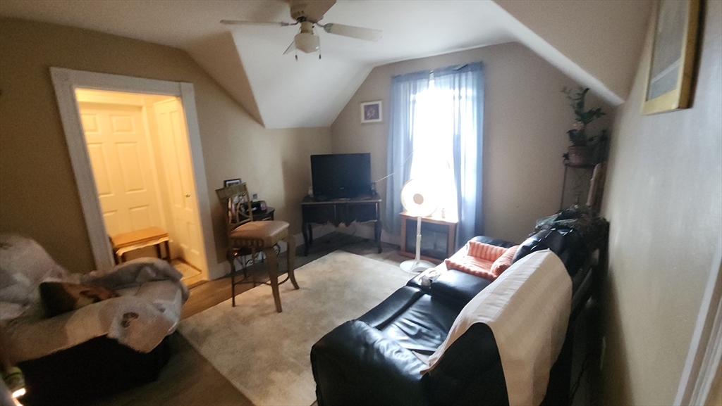 184 Vernon Street Worcester, MA 01607 - Photo 8 of 33 Gallery Image 8