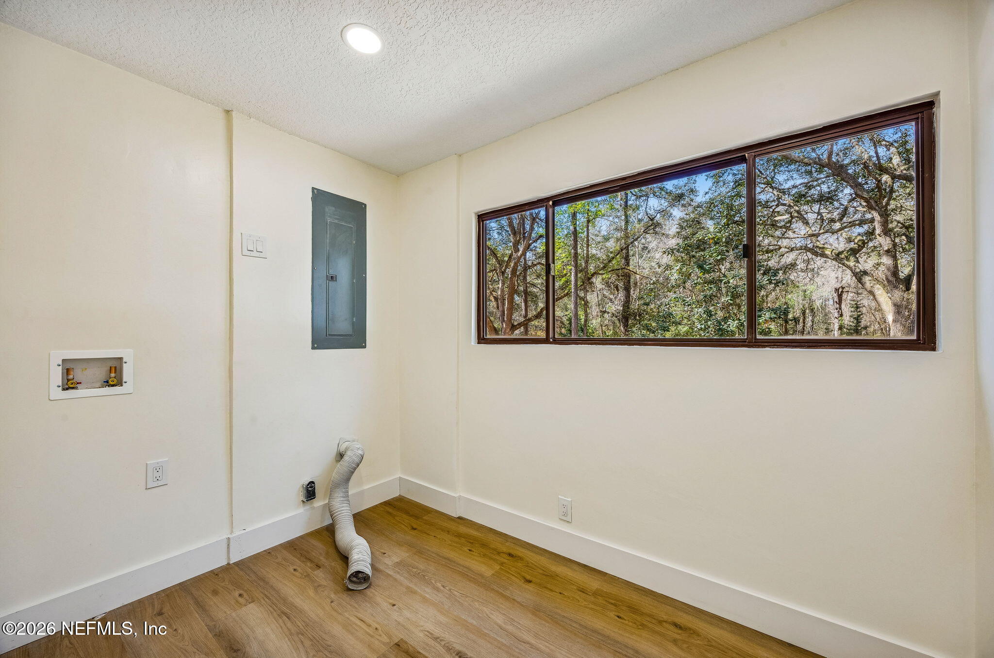 16684 Oak Hill Road Hilliard, FL 32046 - Photo 21 of 33 a room with a window