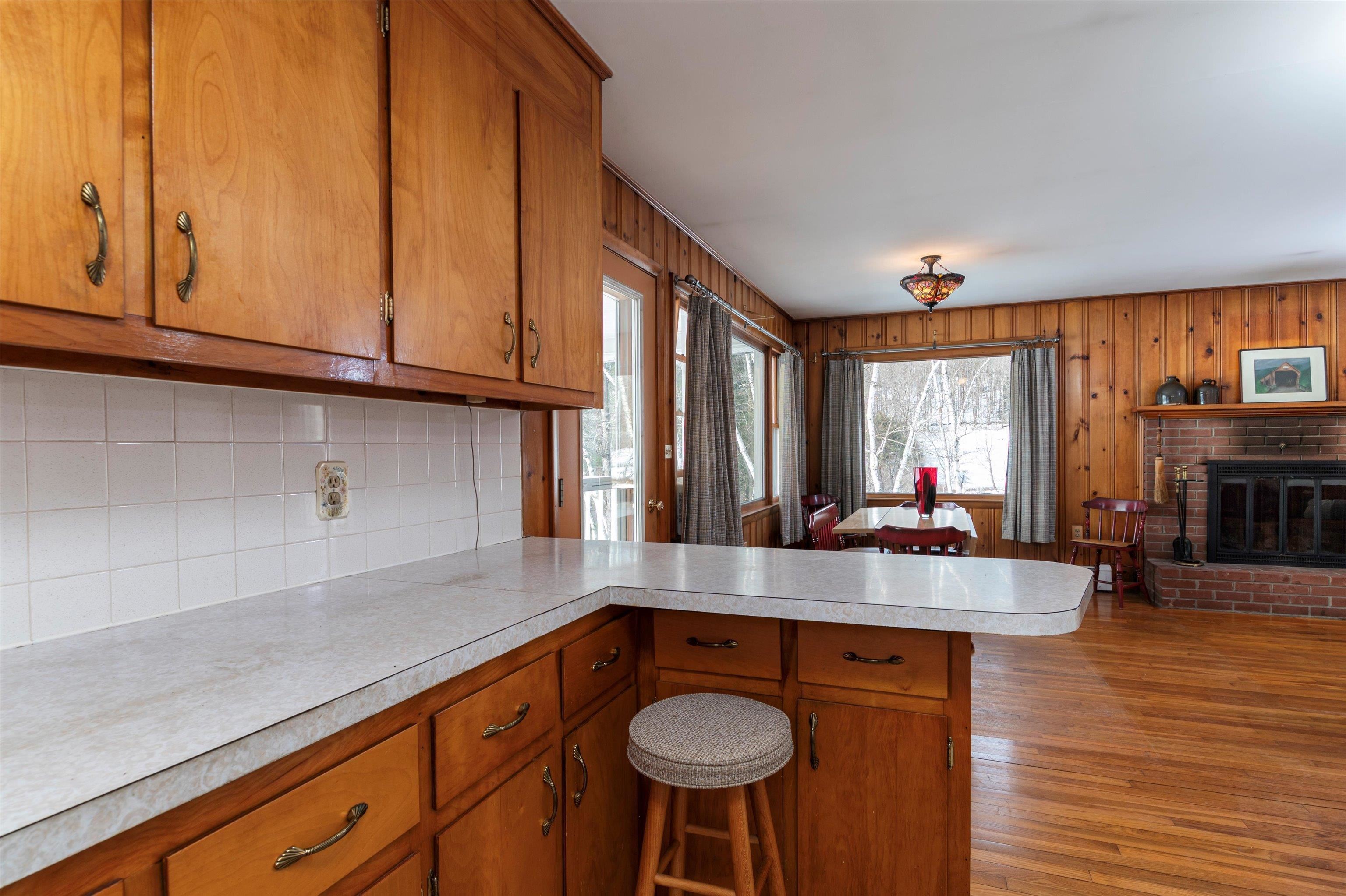 656 Pleasant Valley Road Springfield, VT 05156 - Photo 3 of 32