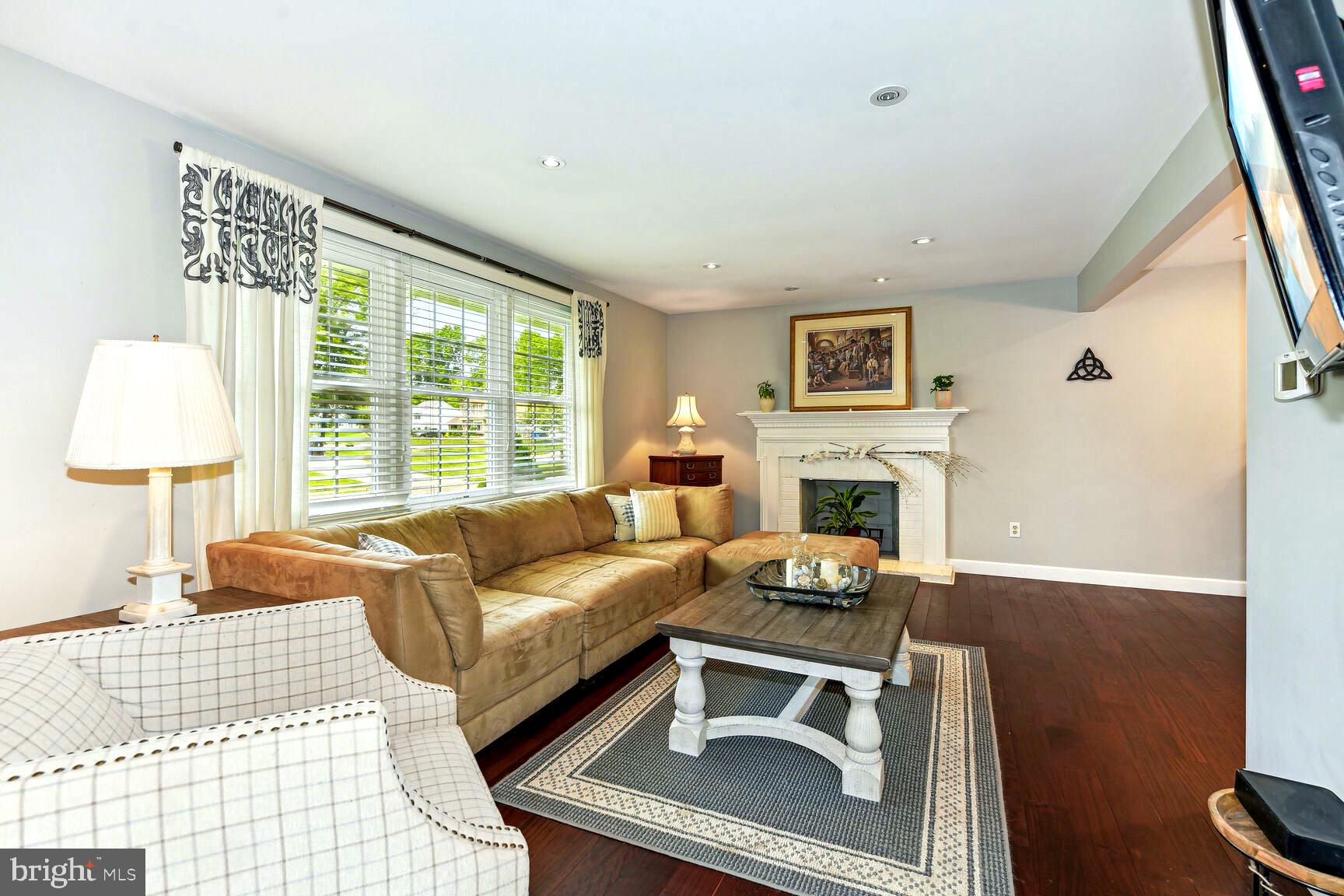 127 Windmoor Road Delran, NJ 08075 - Photo 3 of 24 Gallery Image 3