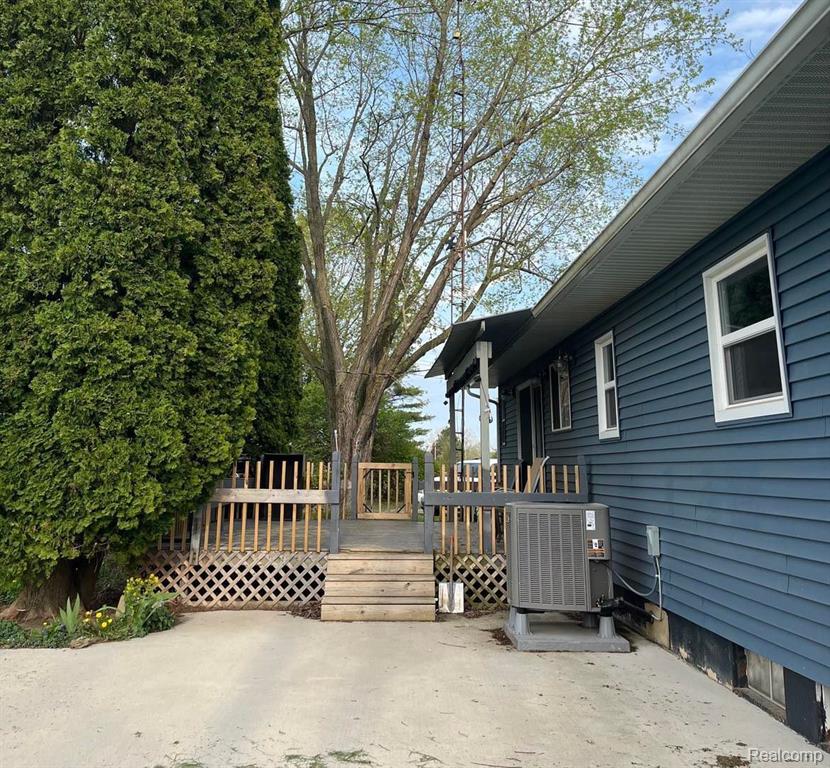 598 West Burnside Road Fostoria, MI 48435 - Photo 4 of 19